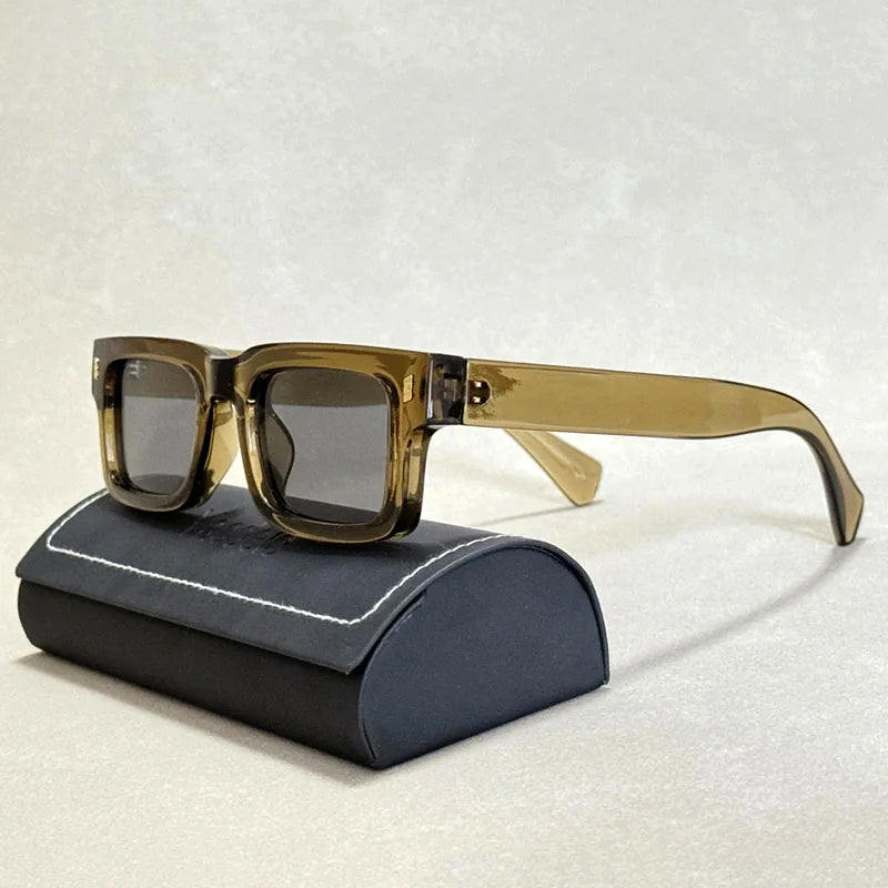 Virello - Retro Square Sunglasses with Dark Tint