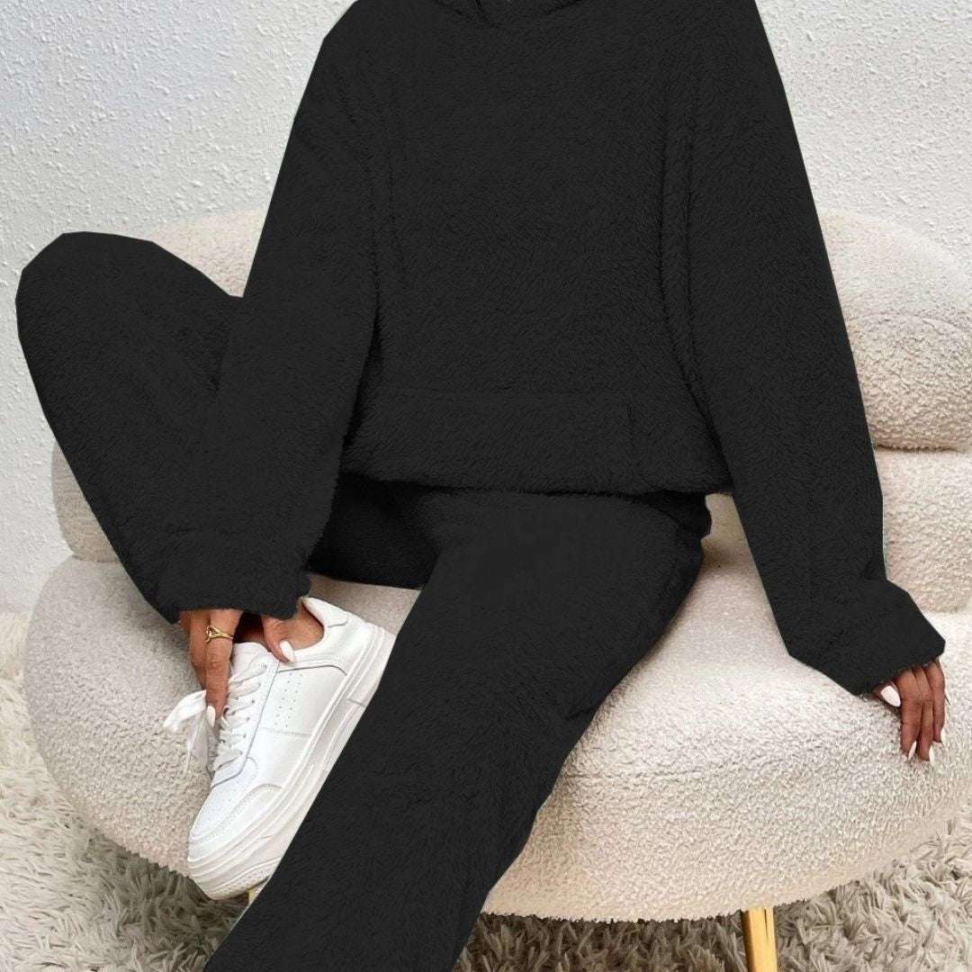 Aila - Women's Oversized Hoodie and Tapered Lounge Pants Set