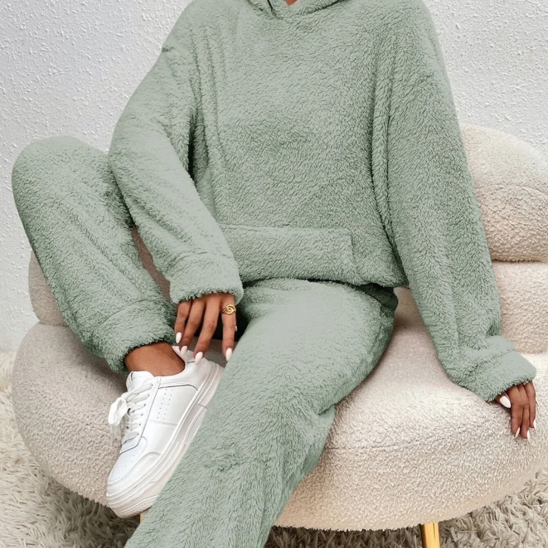 Aila - Women's Oversized Hoodie and Tapered Lounge Pants Set