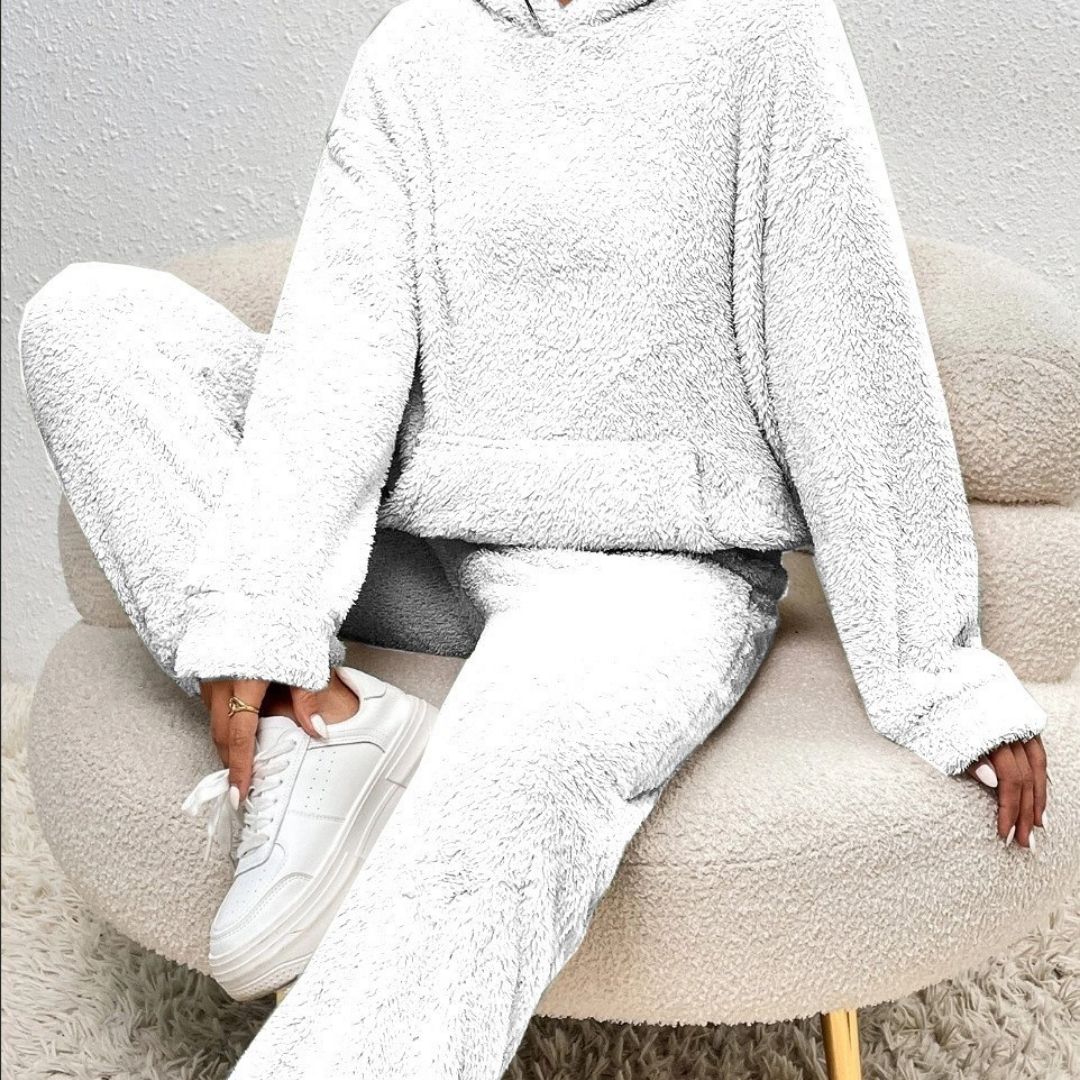 Aila - Women's Oversized Hoodie and Tapered Lounge Pants Set