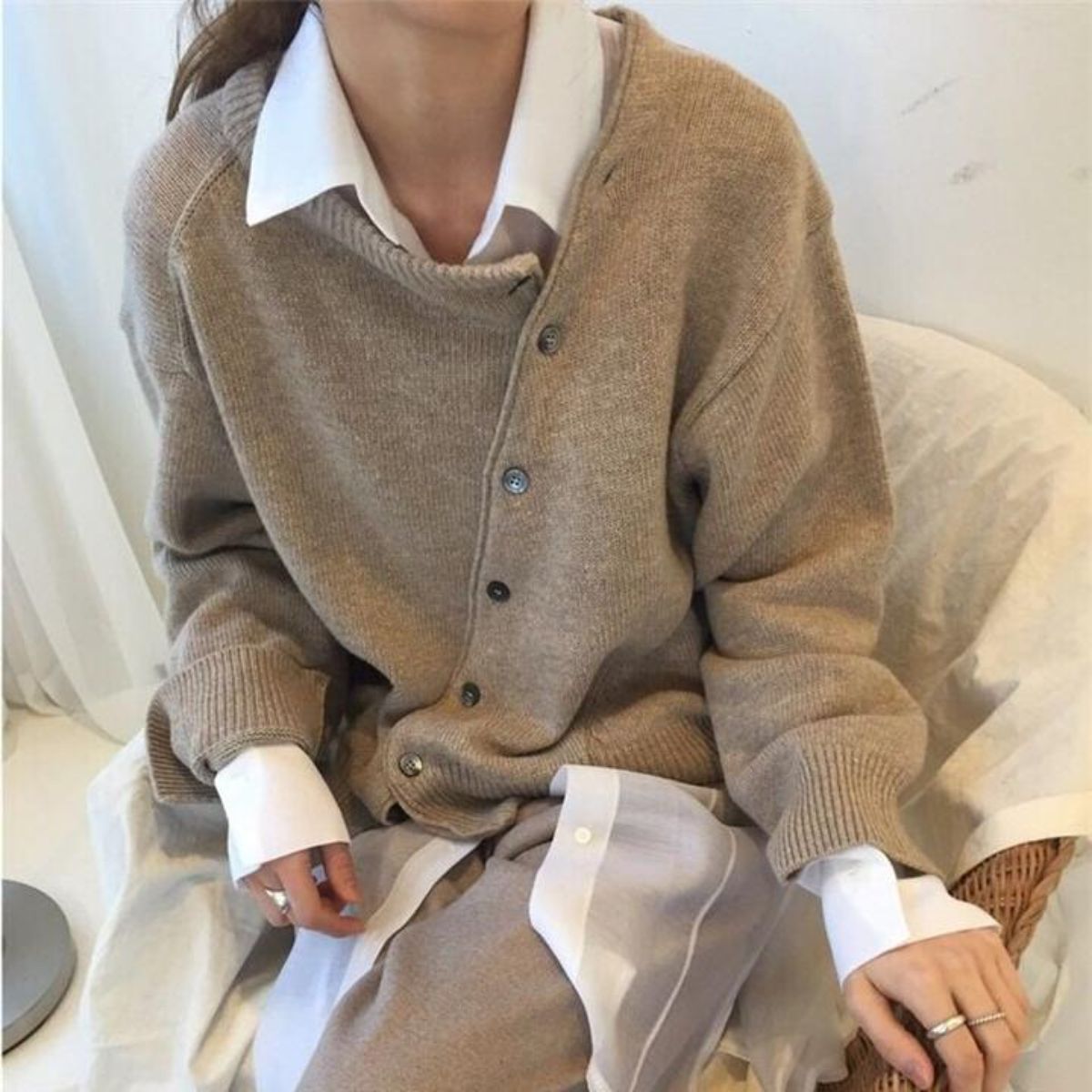 Hazel - Women's Collared Cashmere Cardigan with Ribbed Cuffs